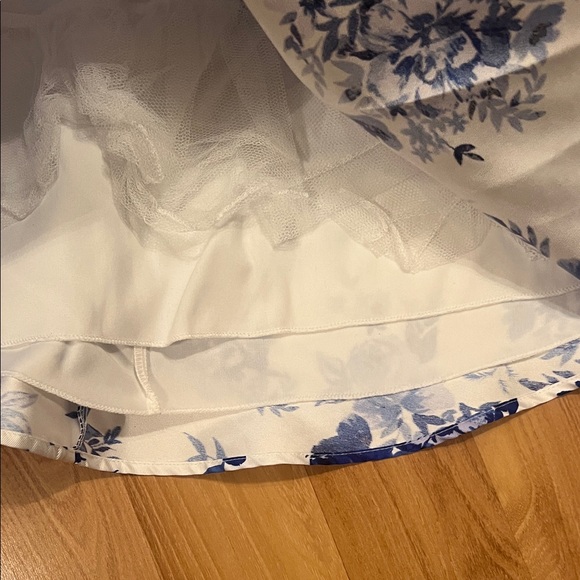 City Studio White and Blue Floral Mini Skirt - Picture 3 of 8